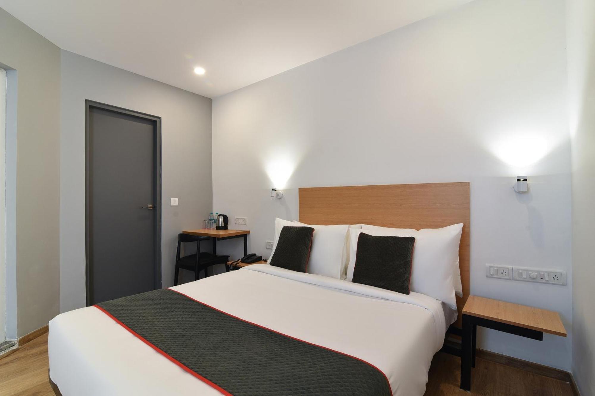 Super Townhouse Spruce Hotels Bellandur 班加罗尔 外观 照片